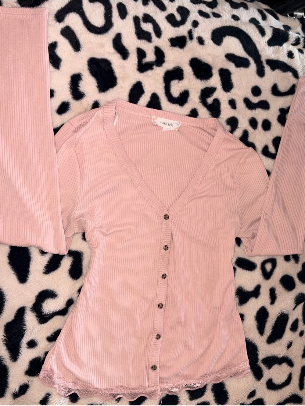 Pink Rose Soft Blush Ribbed V-Neck Button Front Top • L/S